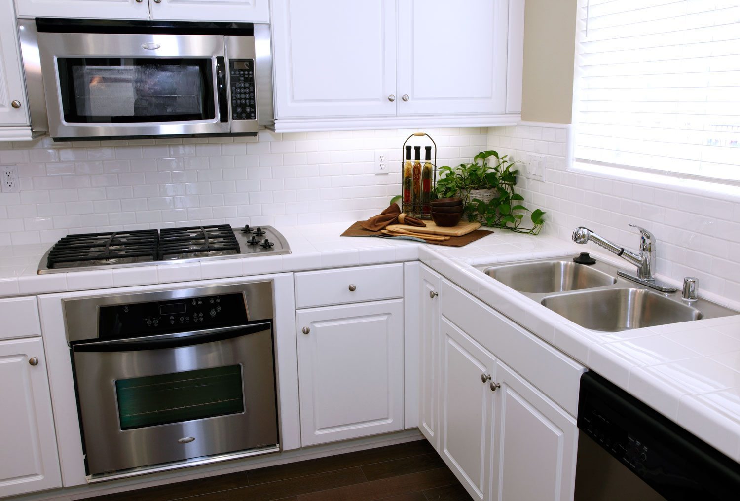 Maids2000 - Your Premier Eco-Friendly Cleaning and Maid Service